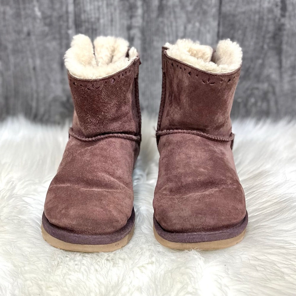 ⭐️UGG Dixi Flora Perforated Bow Ankle Boots [S7600] - Picture 2 of 15